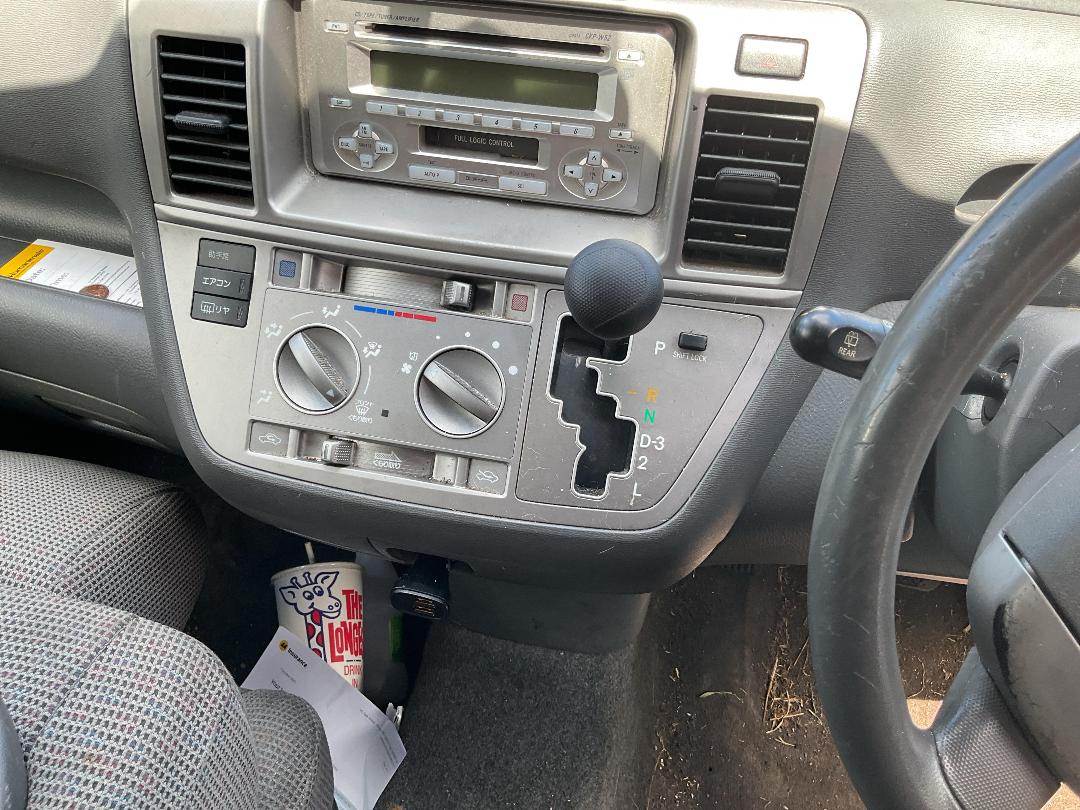 Photo '10' of Toyota Raum Photo '10' of Toyota Raum