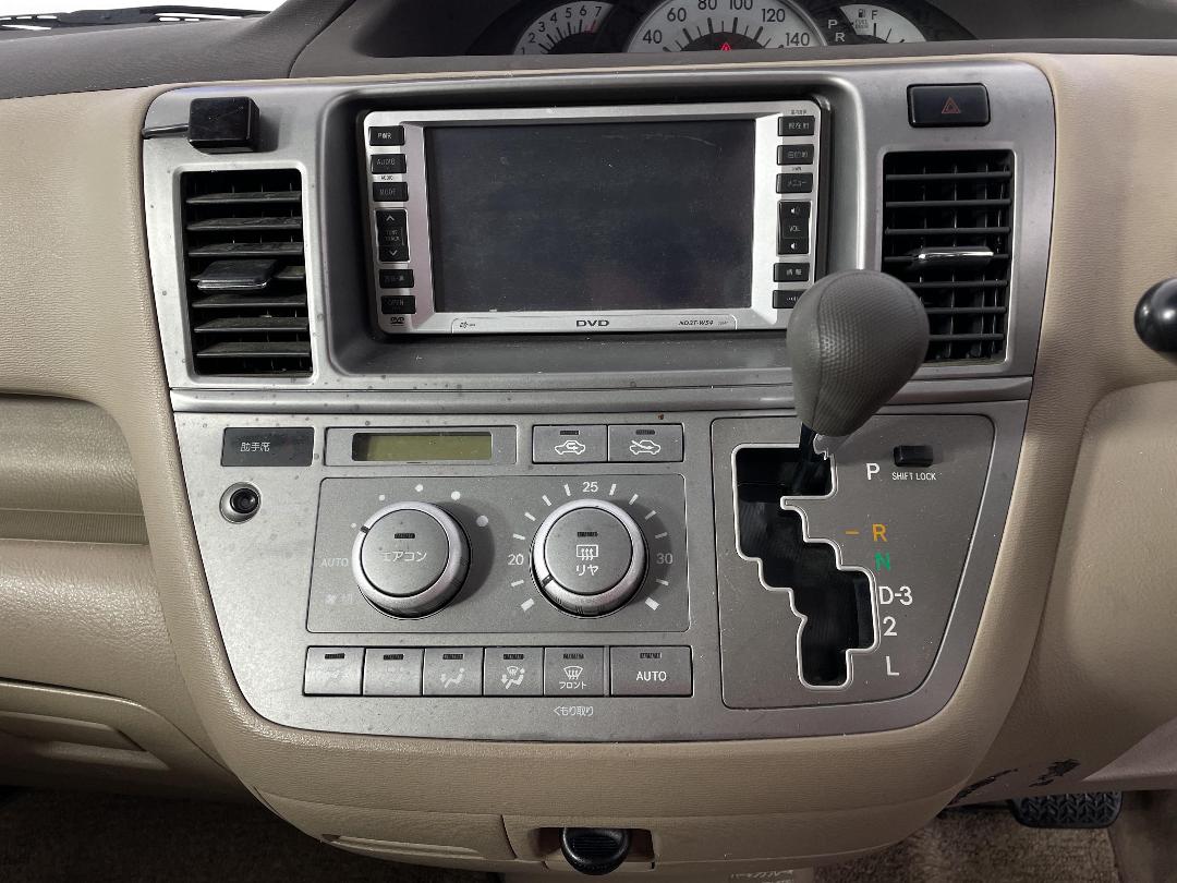 Photo '18' of Toyota Raum Photo '18' of Toyota Raum