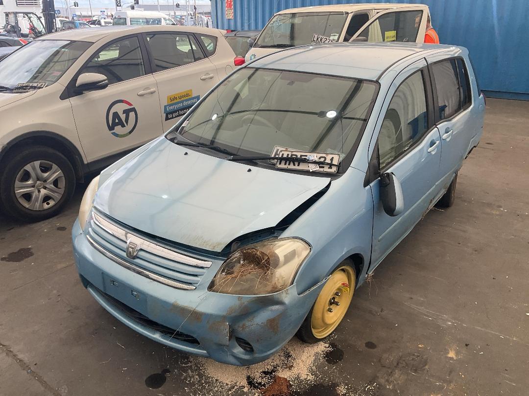 Photo '4' of Toyota Raum Photo '4' of Toyota Raum