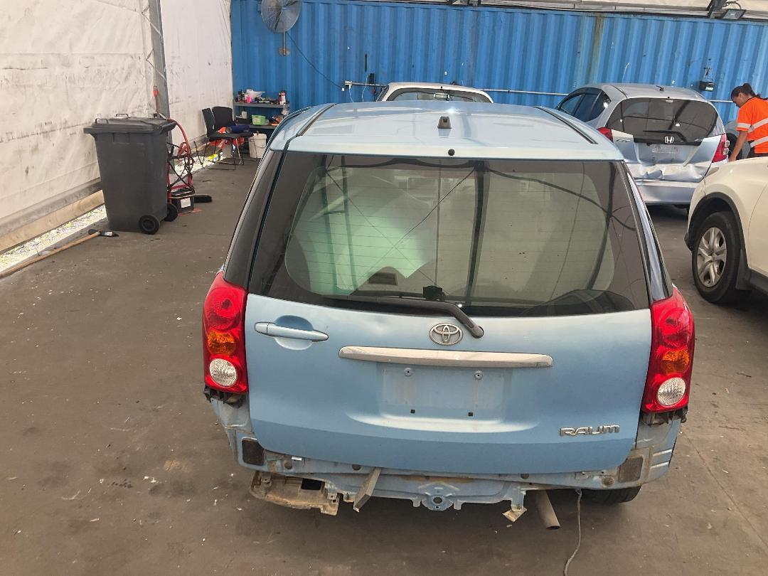 Photo '10' of Toyota Raum Photo '10' of Toyota Raum