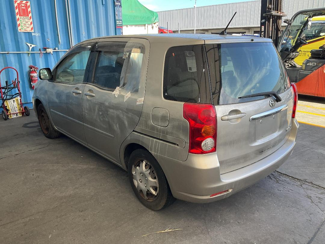 Photo '13' of Toyota Raum Photo '13' of Toyota Raum