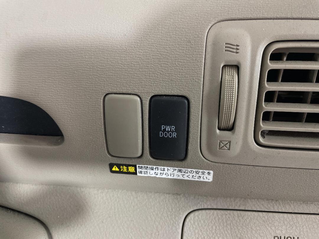 Photo '23' of Toyota Raum