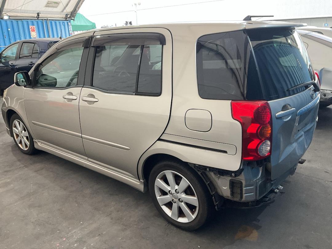 Photo '4' of Toyota Raum