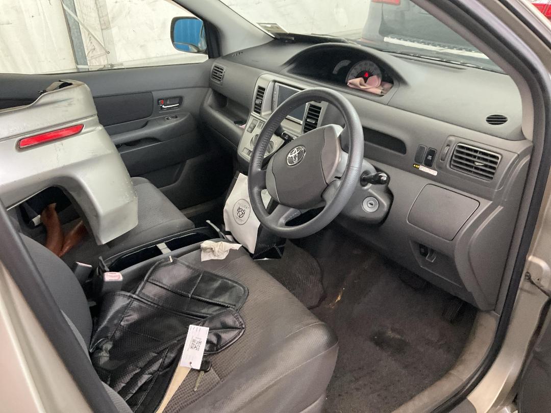 Photo '7' of Toyota Raum