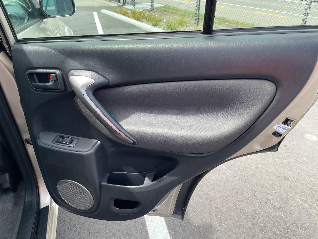 Photo '17' of Toyota Rav4 Photo '17' of Toyota Rav4