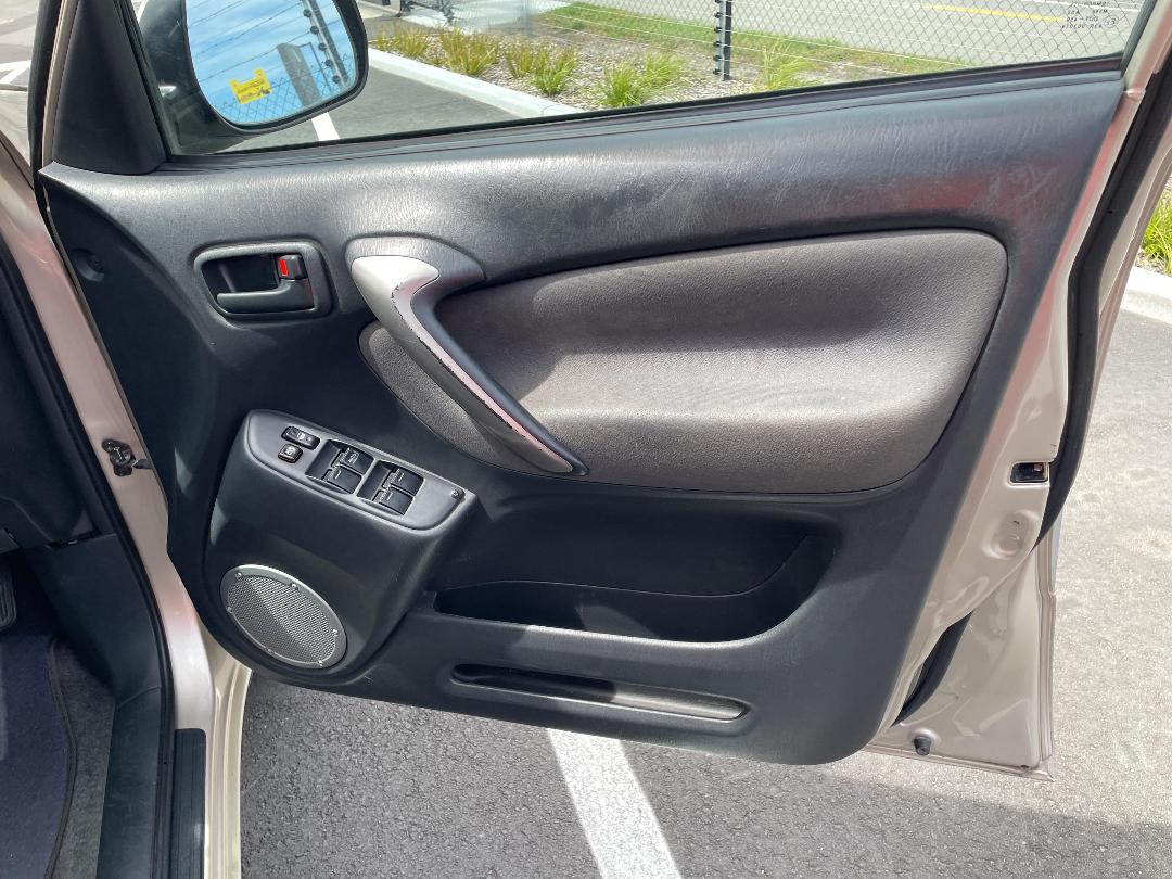 Photo '13' of Toyota Rav4 Photo '13' of Toyota Rav4