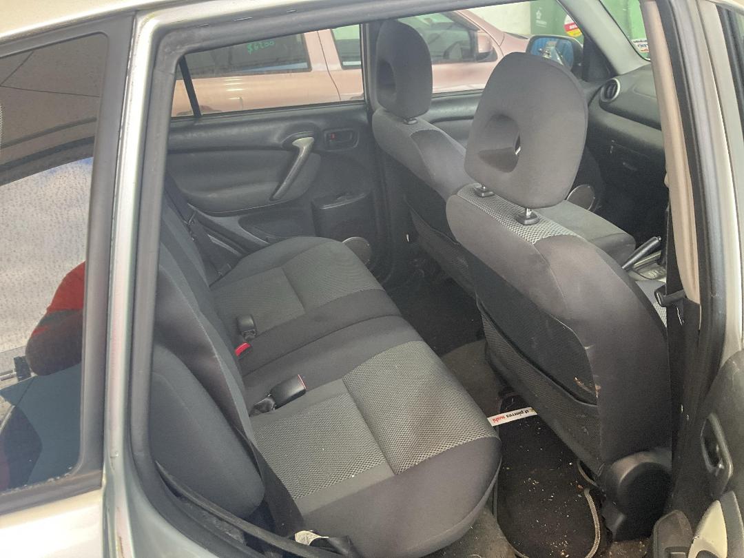 Photo '24' of Toyota RAV4