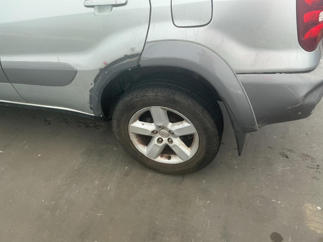 Photo '13' of Toyota Rav4