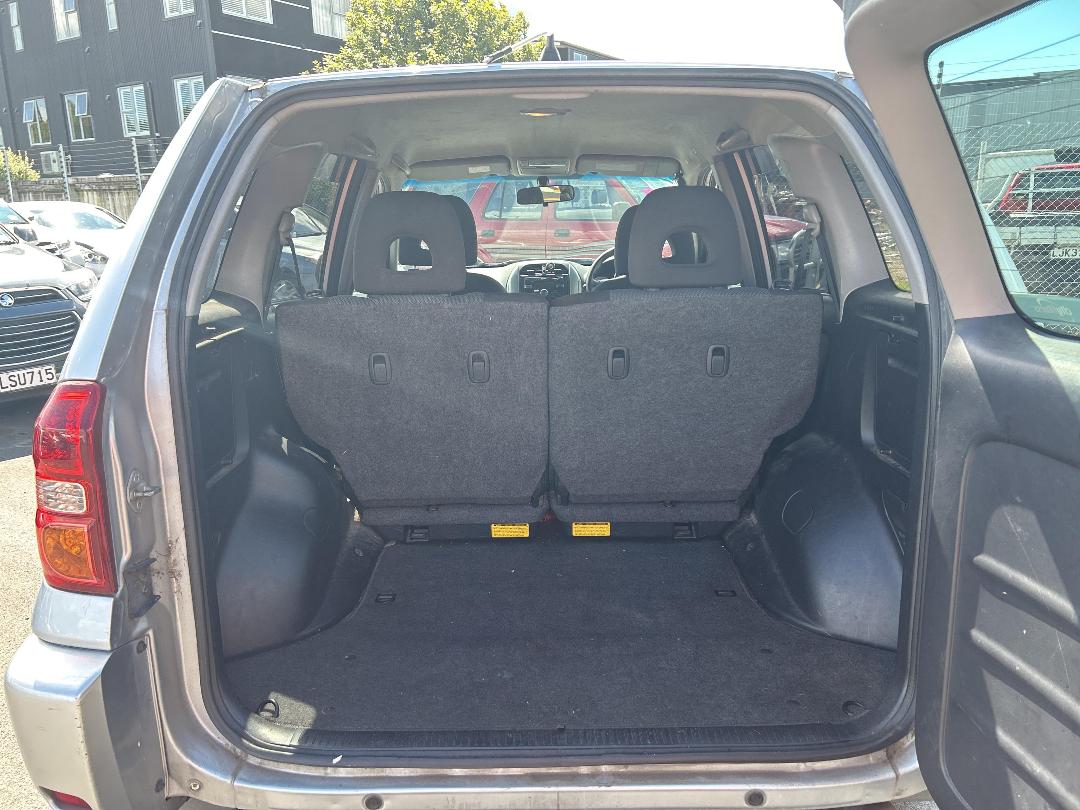 Photo '12' of Toyota Rav4 Photo '12' of Toyota Rav4