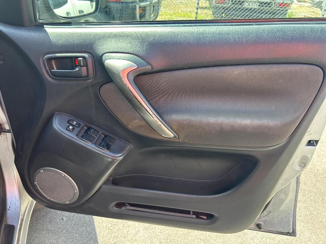 Photo '13' of Toyota Rav4 Photo '13' of Toyota Rav4