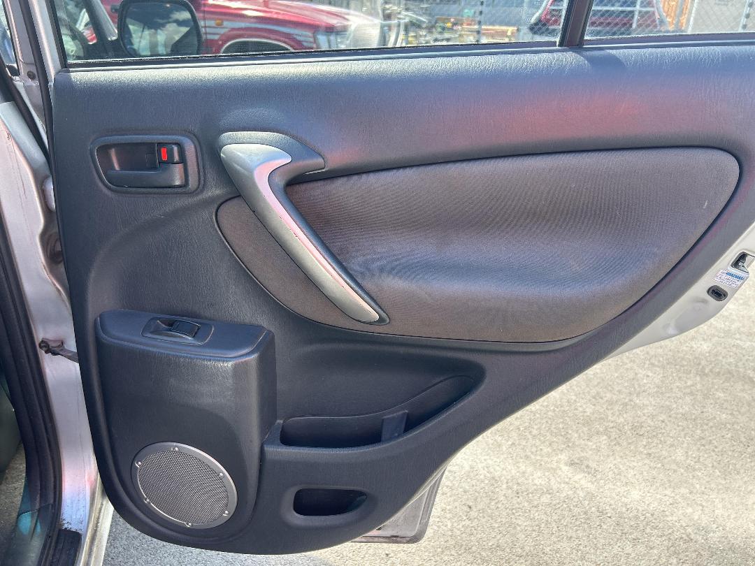 Photo '17' of Toyota Rav4 Photo '17' of Toyota Rav4