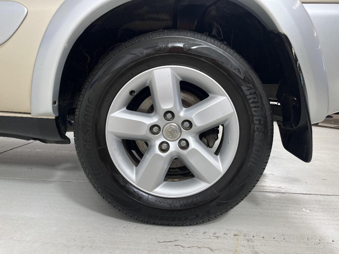 Photo '11' of Toyota Rav4