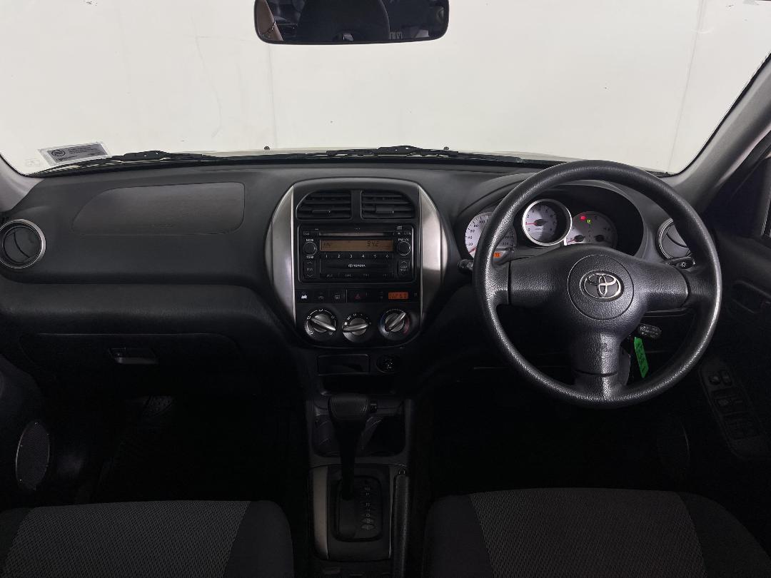 Photo '17' of Toyota Rav4