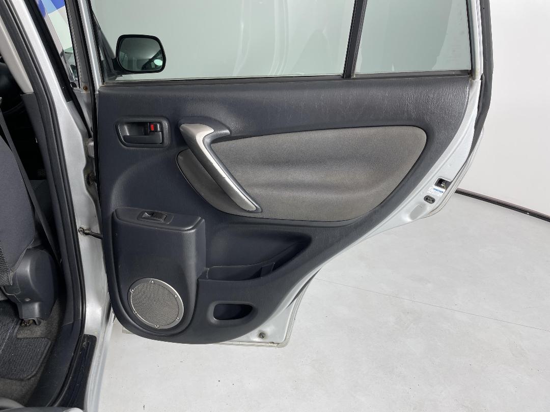 Photo '19' of Toyota Rav4