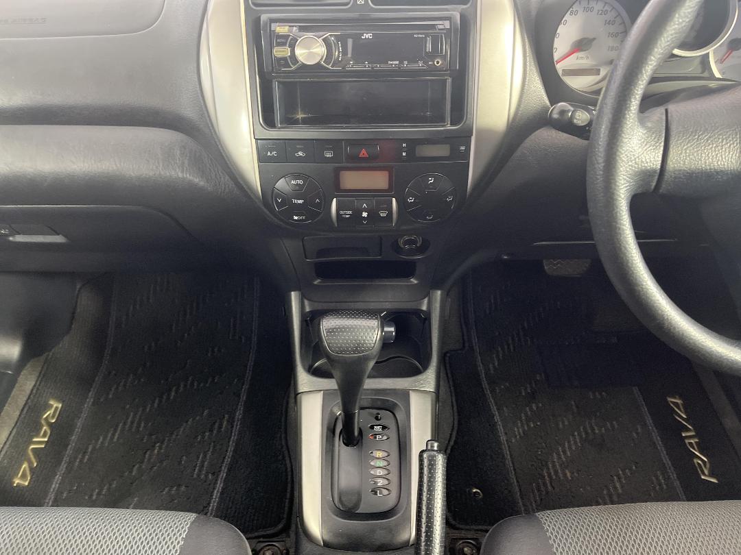 Photo '18' of Toyota Rav4 Photo '18' of Toyota Rav4