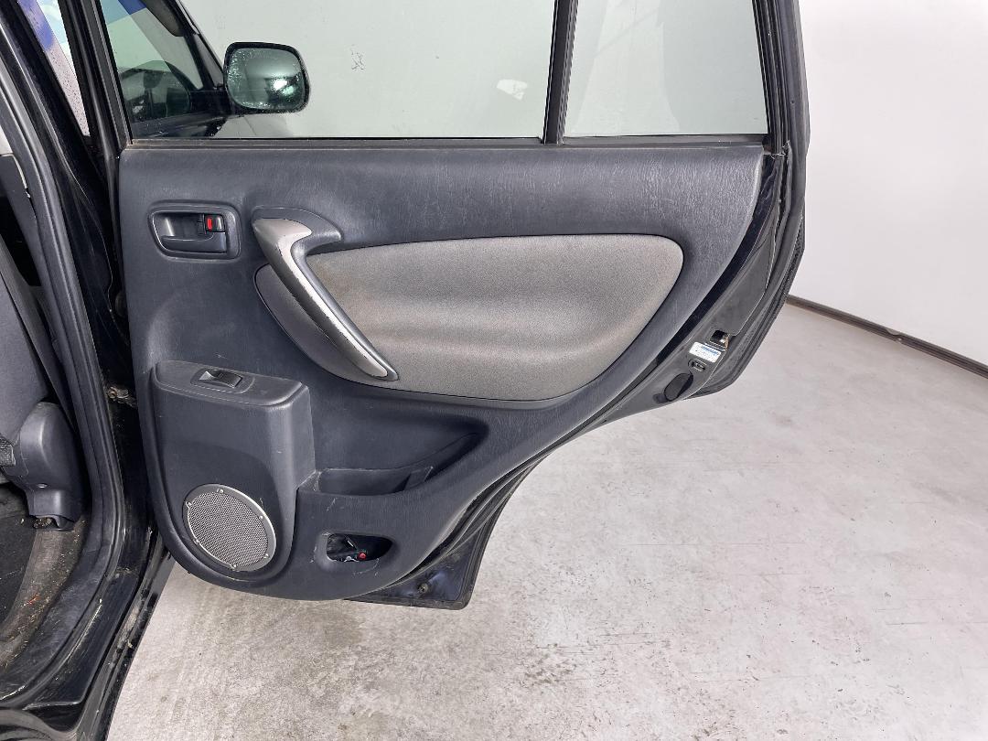 Photo '17' of Toyota Rav4