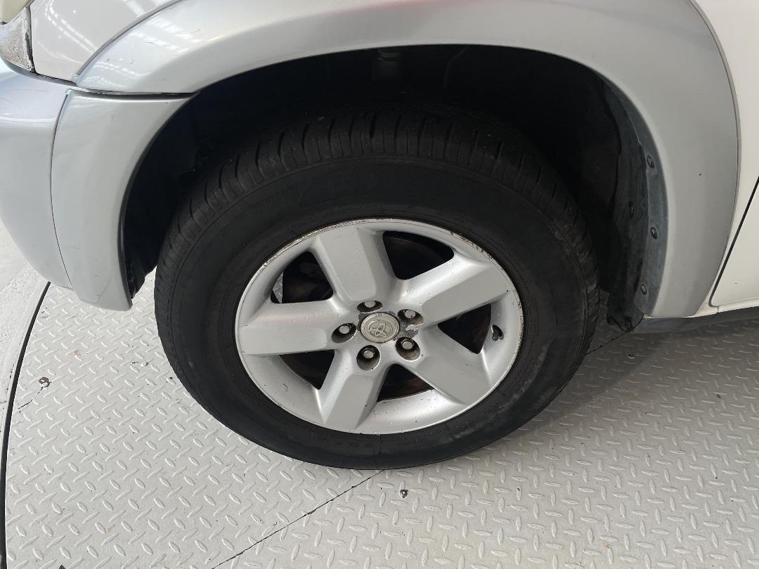 Photo '10' of Toyota Rav4