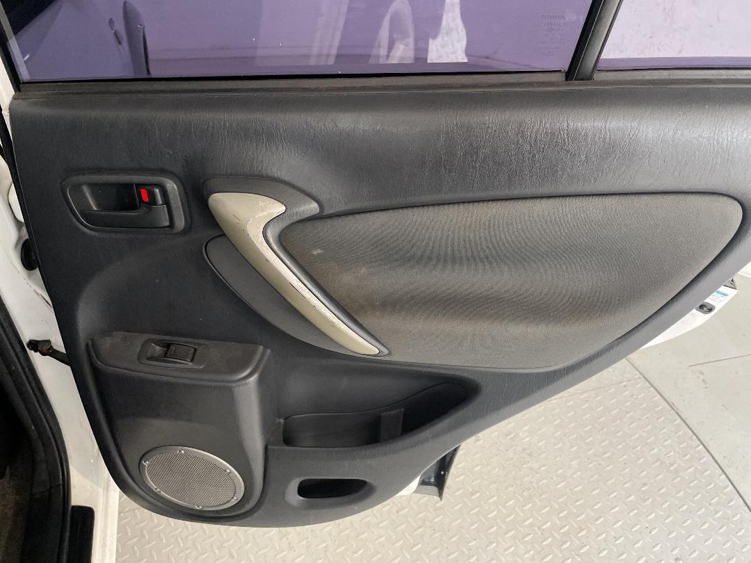 Photo '19' of Toyota Rav4