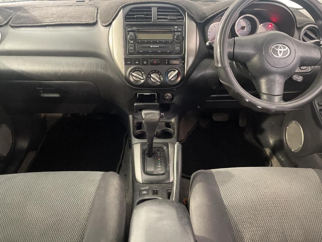 Photo '18' of Toyota Rav4