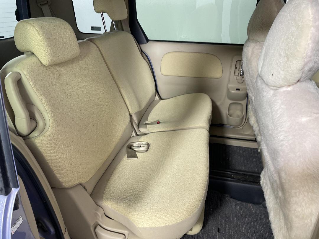 Photo '19' of Toyota Sienta