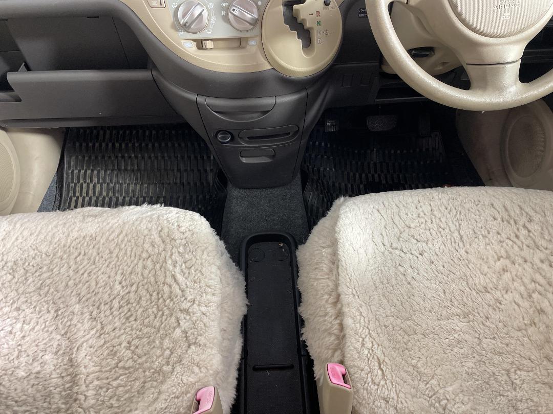 Photo '18' of Toyota Sienta
