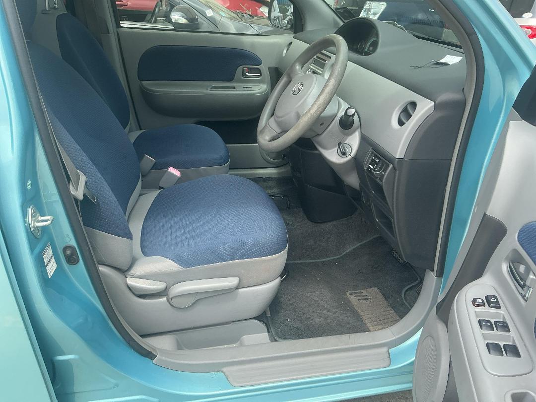 Photo '26' of Toyota Sienta
