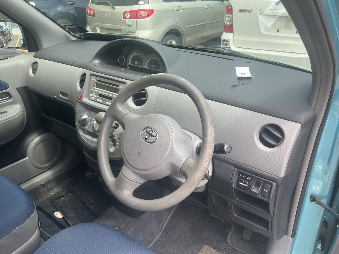 Photo '27' of Toyota Sienta
