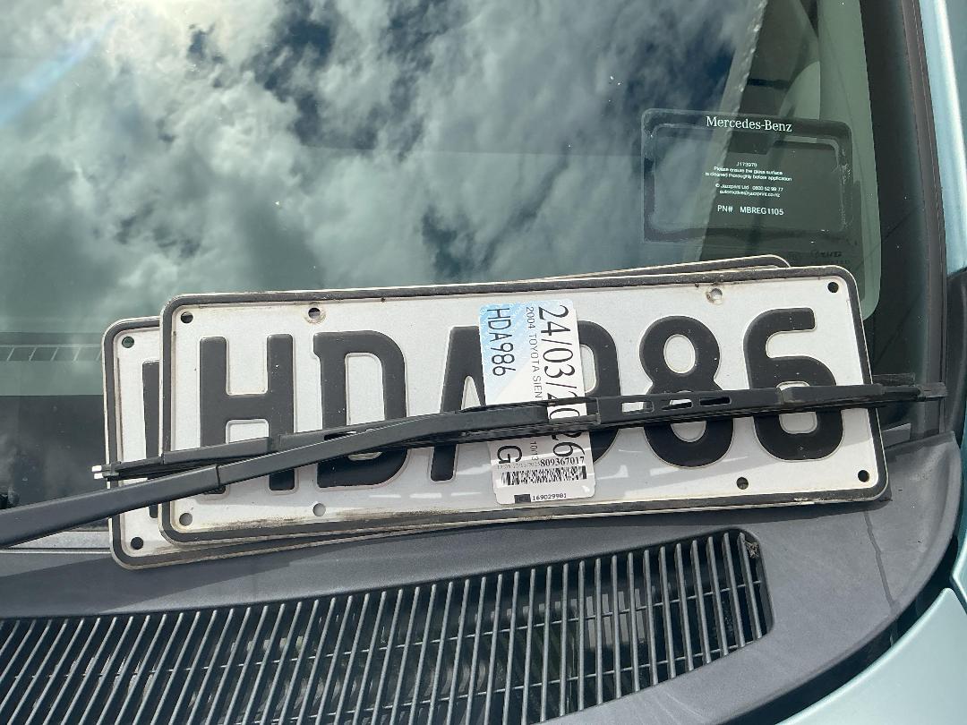 Photo '34' of Toyota Sienta