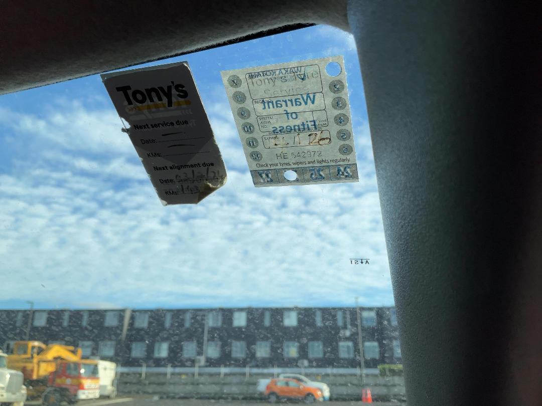 Photo '11' of Toyota Sienta