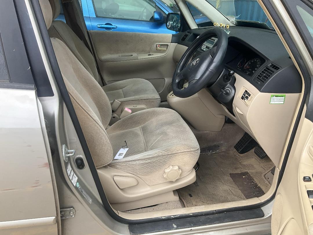 Photo '22' of Toyota Spacio Photo '22' of Toyota Spacio