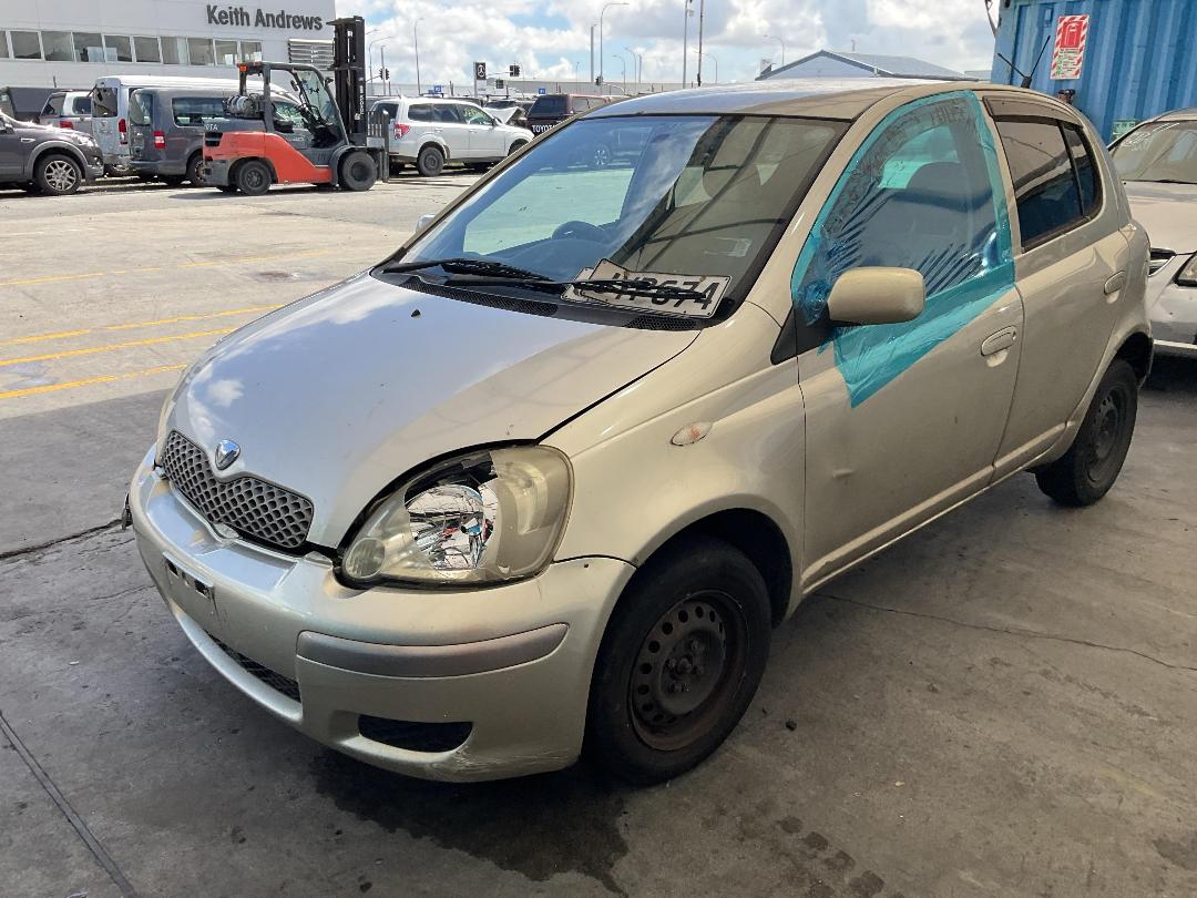 Photo '3' of Toyota Vitz Photo '3' of Toyota Vitz