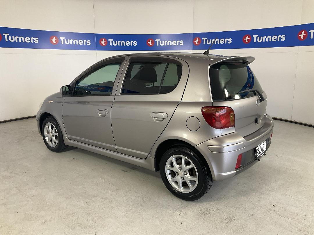 Photo '5' of Toyota Vitz