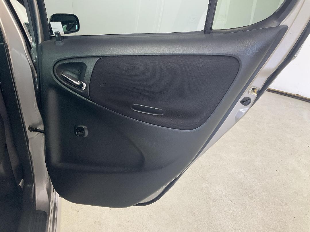 Photo '19' of Toyota Vitz