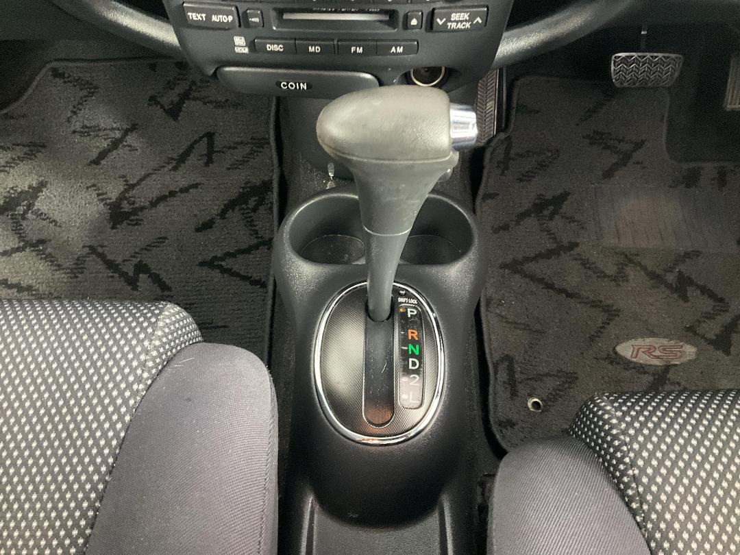 Photo '18' of Toyota Vitz