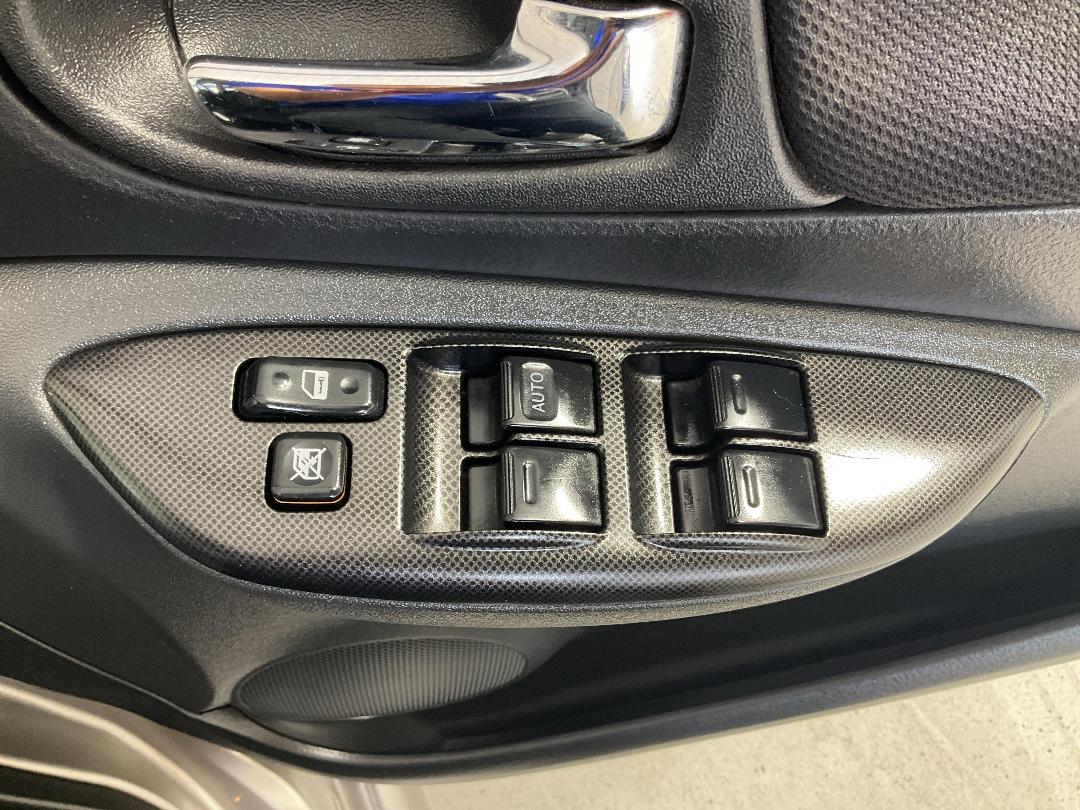 Photo '26' of Toyota Vitz