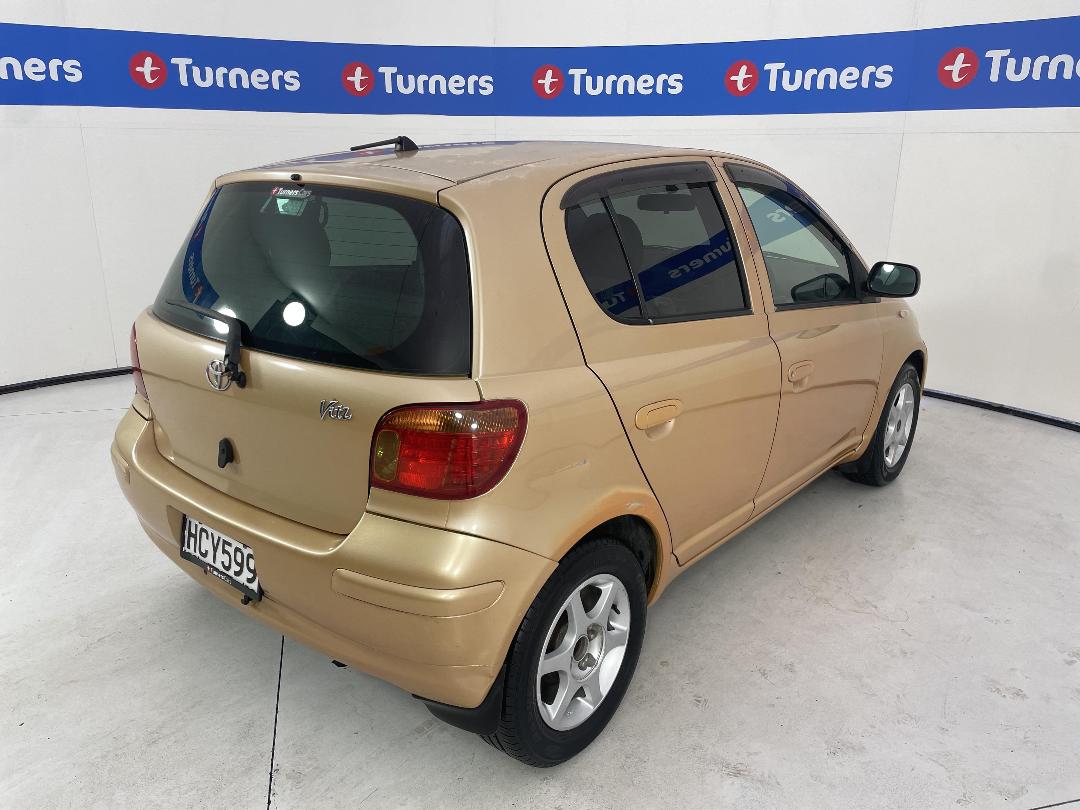 Photo '7' of Toyota Vitz