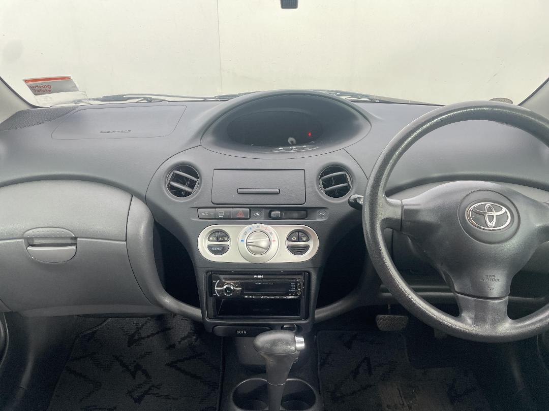 Photo '17' of Toyota Vitz