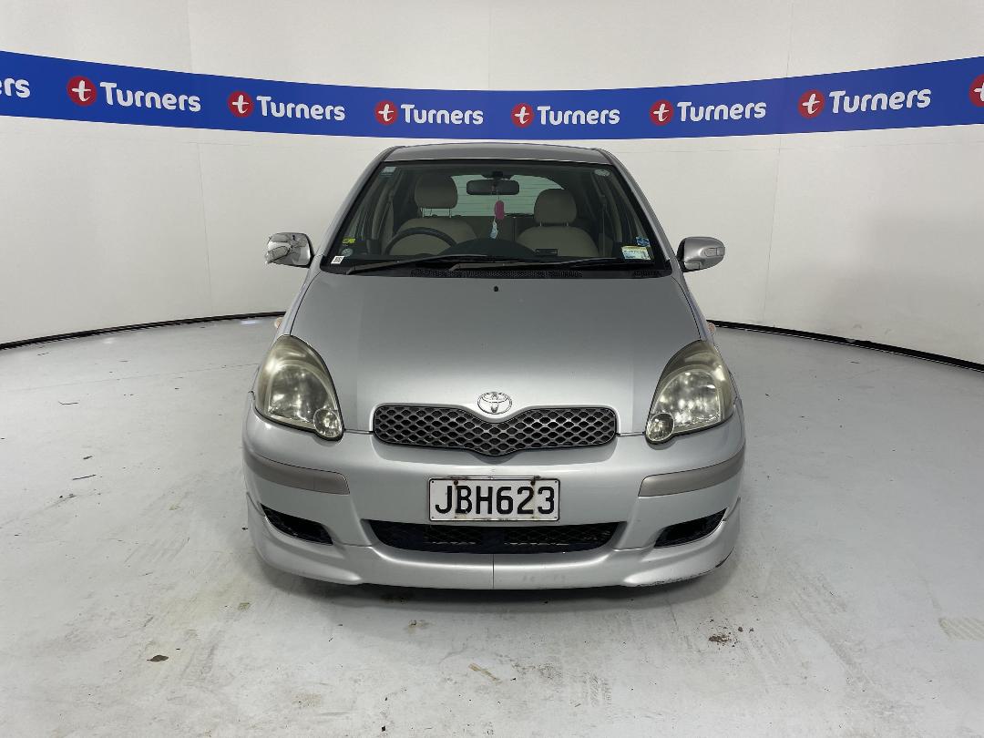 Photo '2' of Toyota Vitz