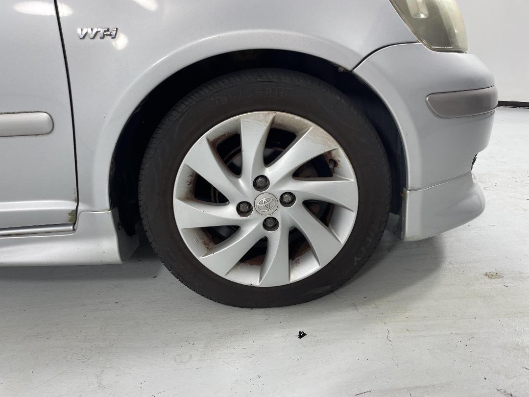 Photo '9' of Toyota Vitz