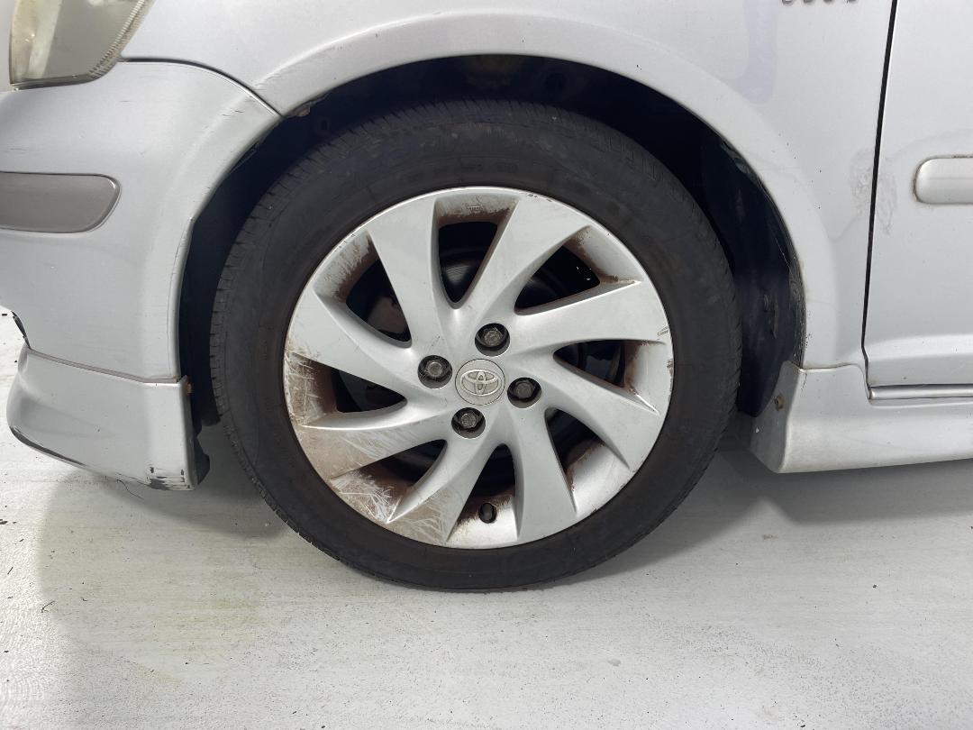 Photo '10' of Toyota Vitz