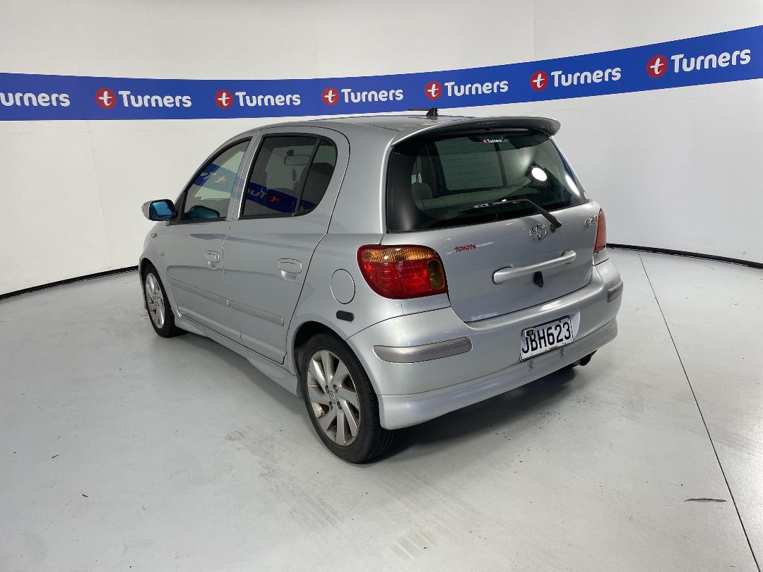 Photo '5' of Toyota Vitz