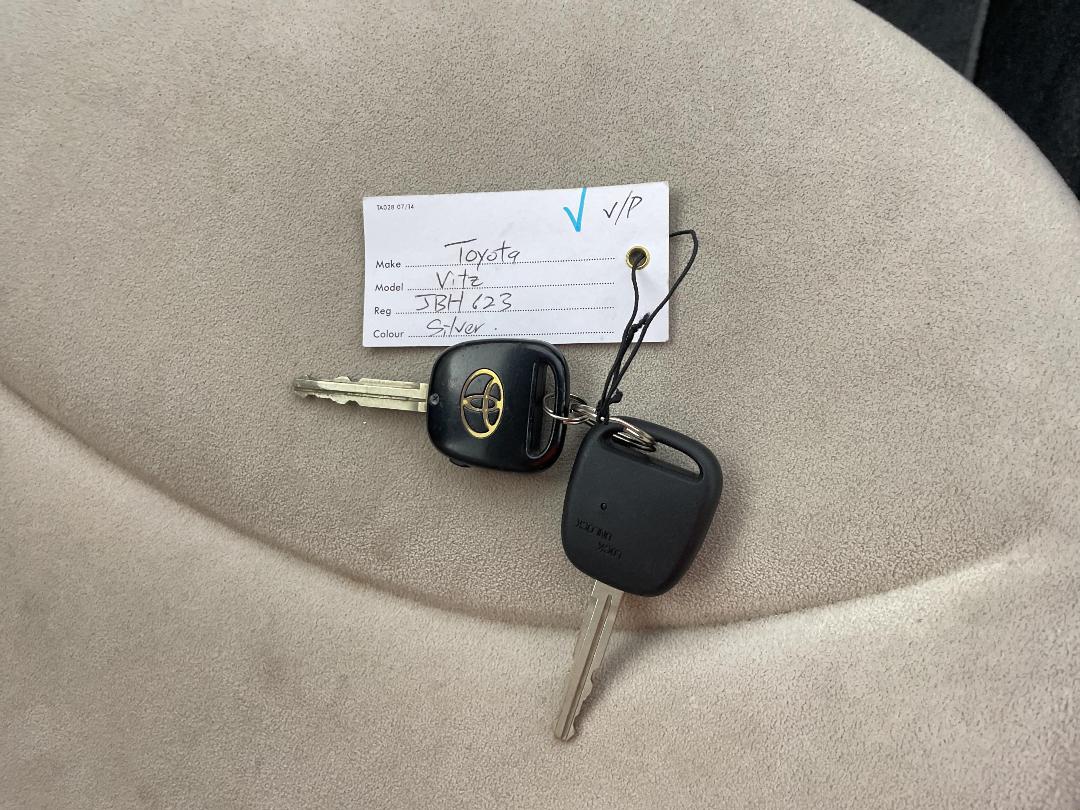 Photo '22' of Toyota Vitz