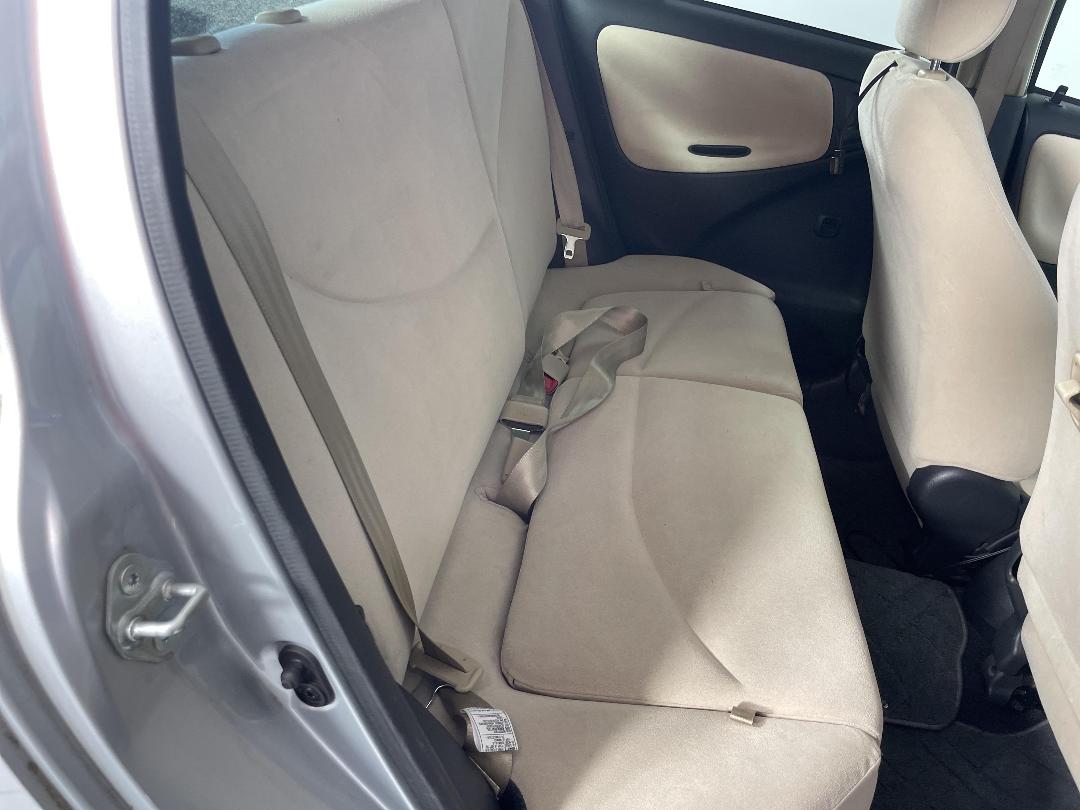 Photo '20' of Toyota Vitz