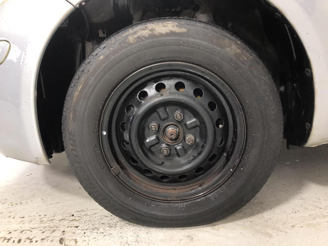 Photo '10' of Toyota Vitz