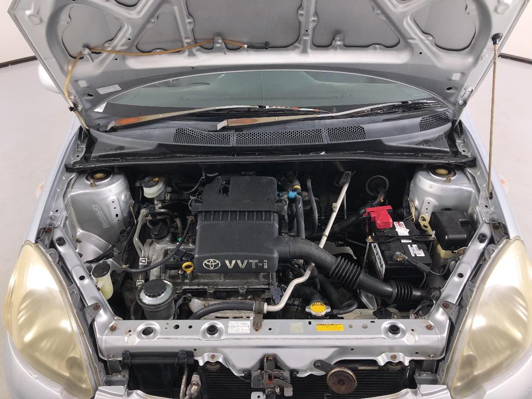 Photo '13' of Toyota Vitz