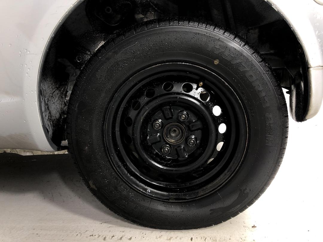 Photo '11' of Toyota Vitz