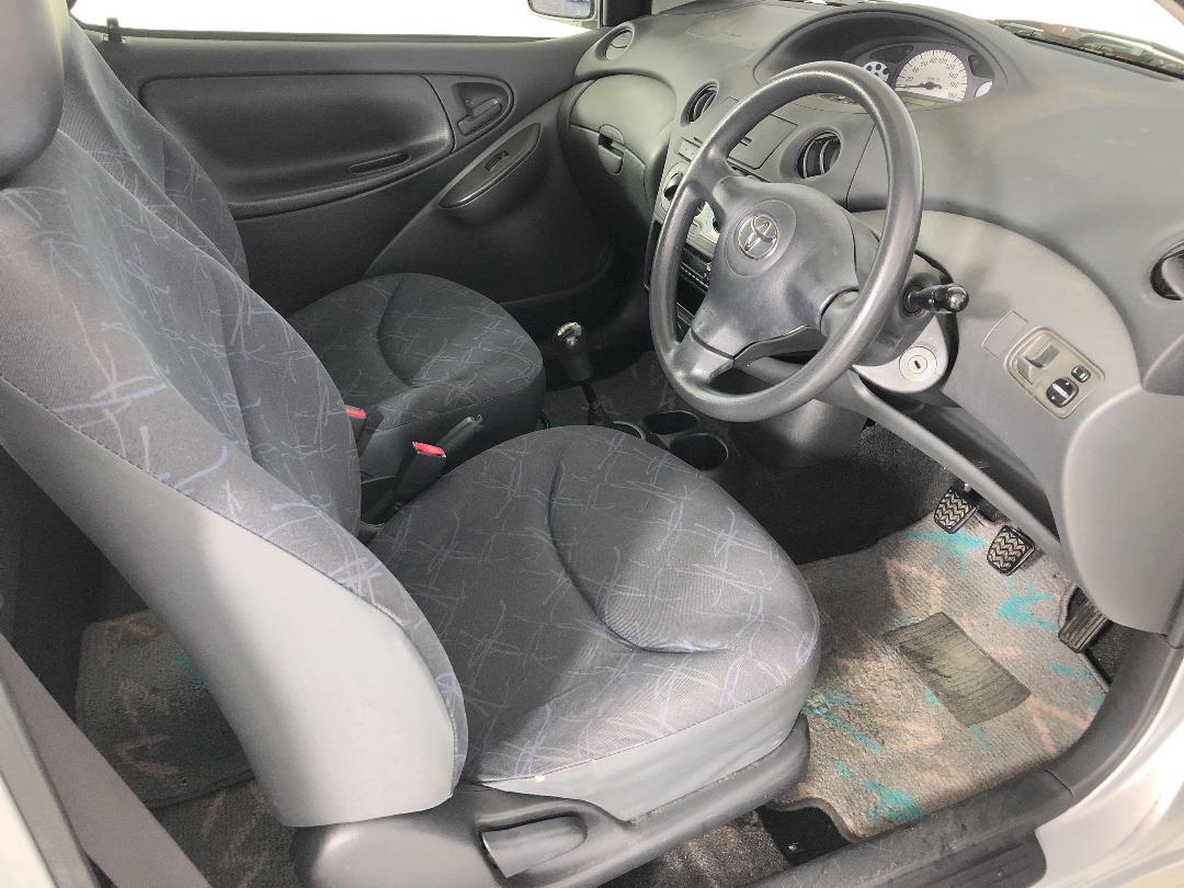 Photo '16' of Toyota Vitz