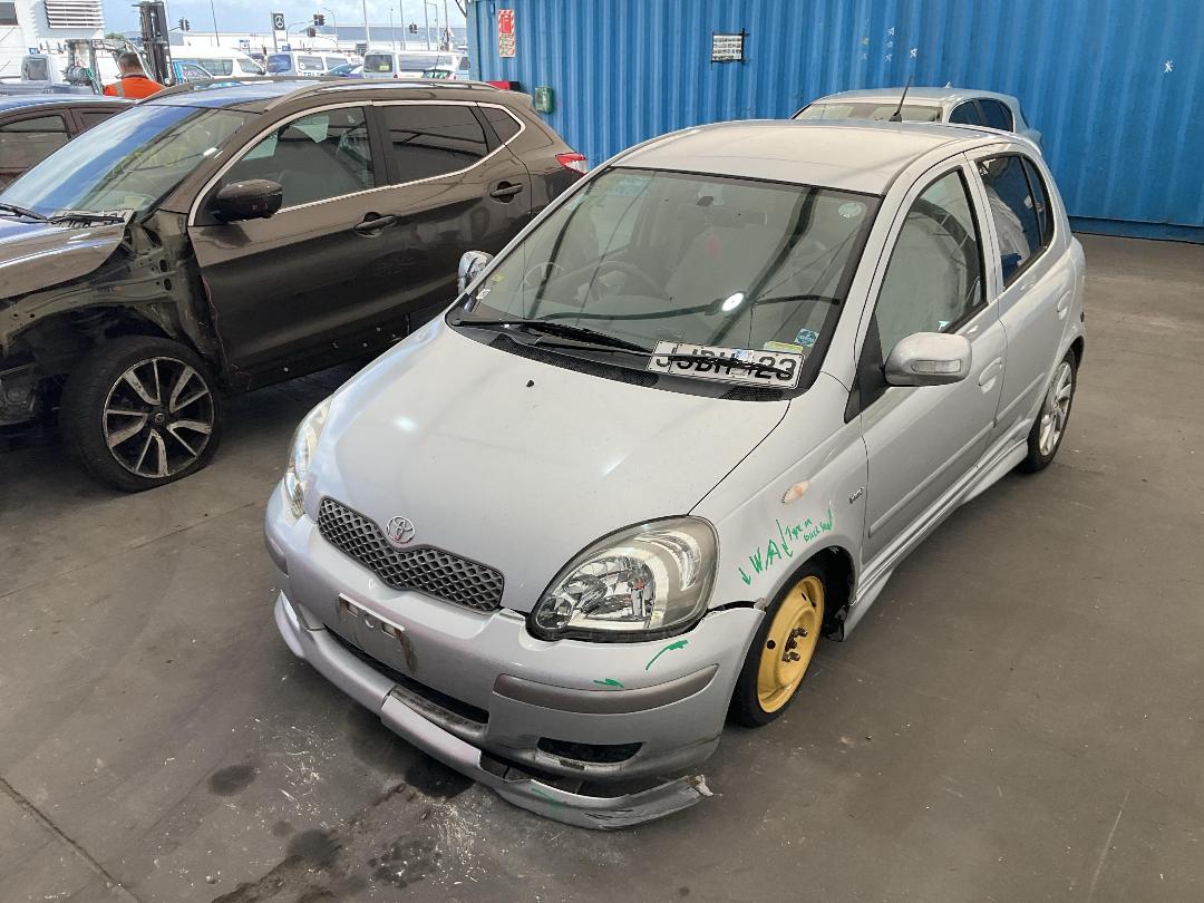 Photo '5' of Toyota Vitz