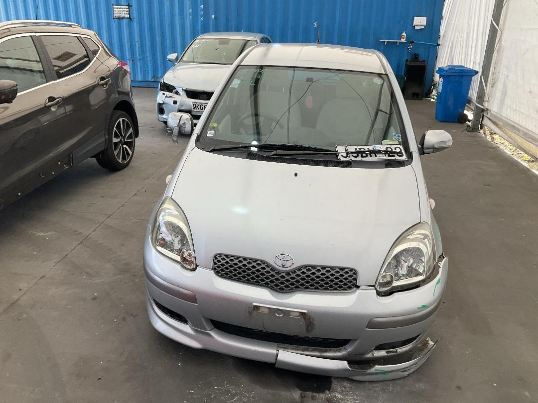 Photo '4' of Toyota Vitz