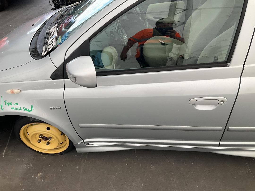 Photo '8' of Toyota Vitz